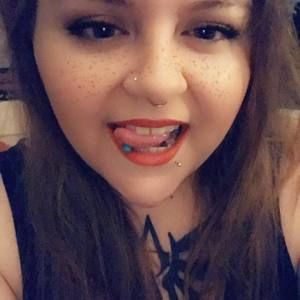 Meet your Posher, Caitlin